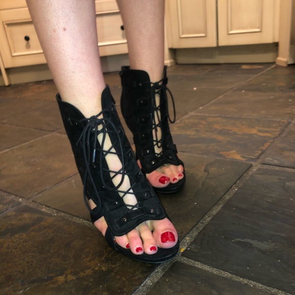 Wild Diva lace-up Heeled pumps - Picture 2 of 6